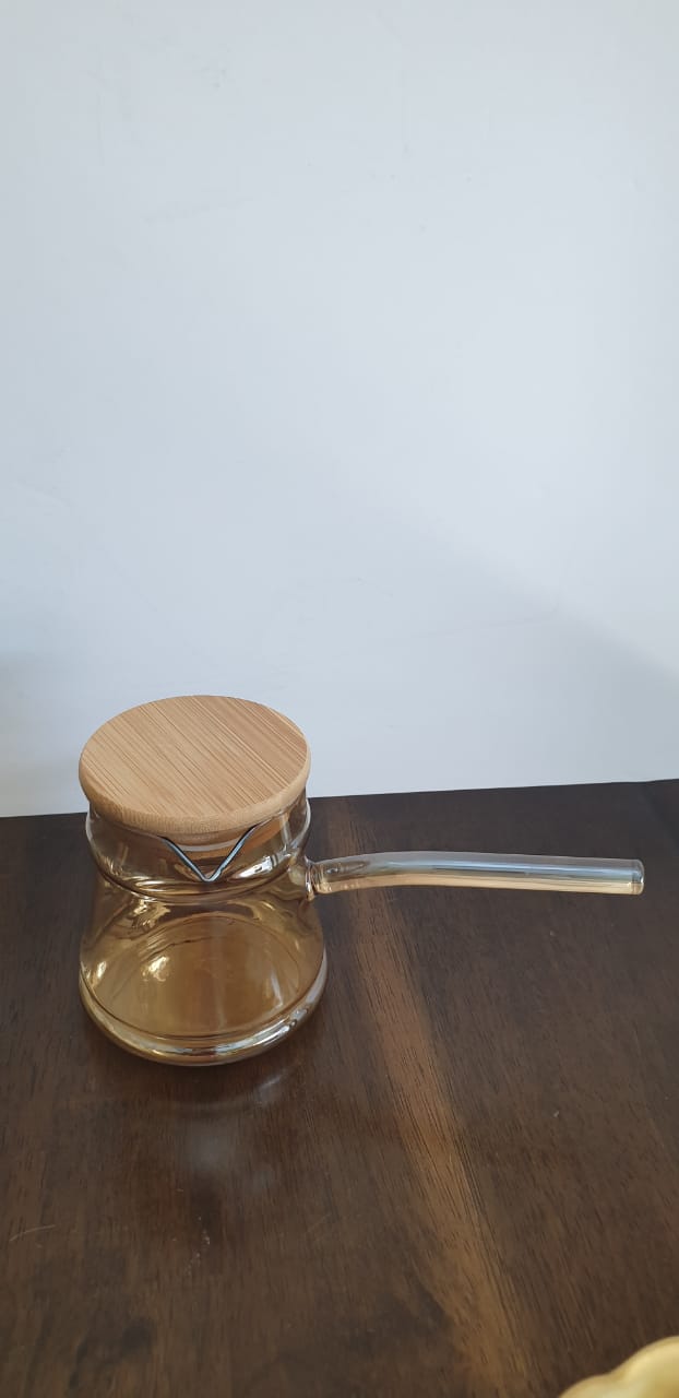 Glass coffee pot with bamboo lid